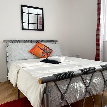 Eldridge Court Apartment Dagenham Esterno foto
